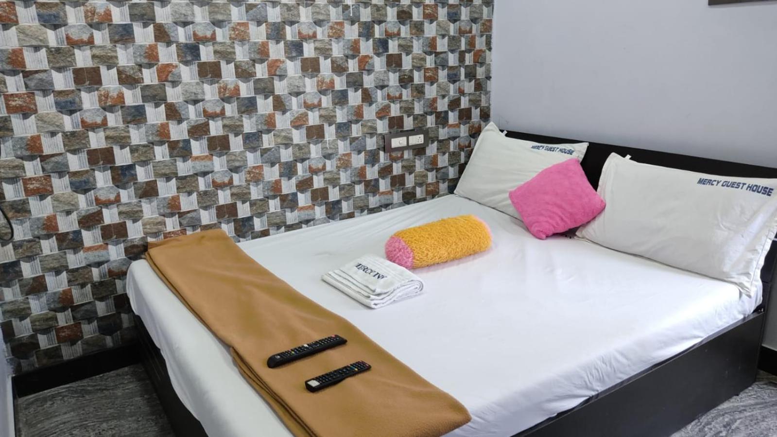 Mercy Inn Chennai Bagian luar foto