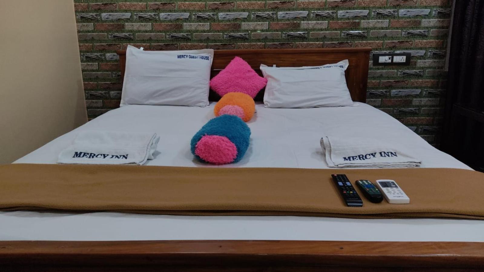 Mercy Inn Chennai Bagian luar foto
