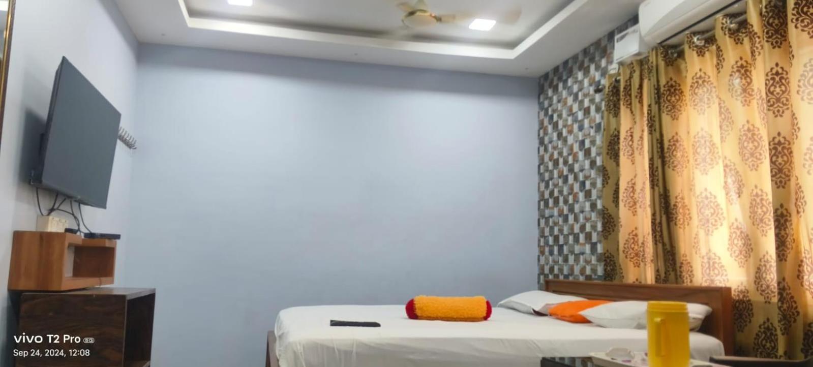 Mercy Inn Chennai Bagian luar foto